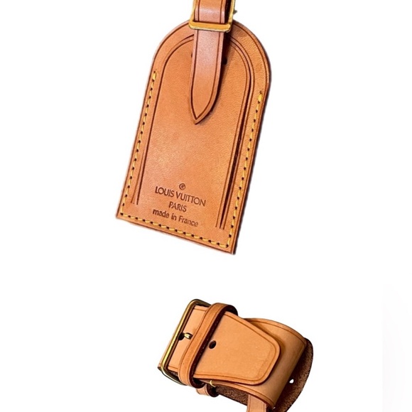 Like this post to be notified when I’m live! 💕🫶🏻 - Picture 8 of 12